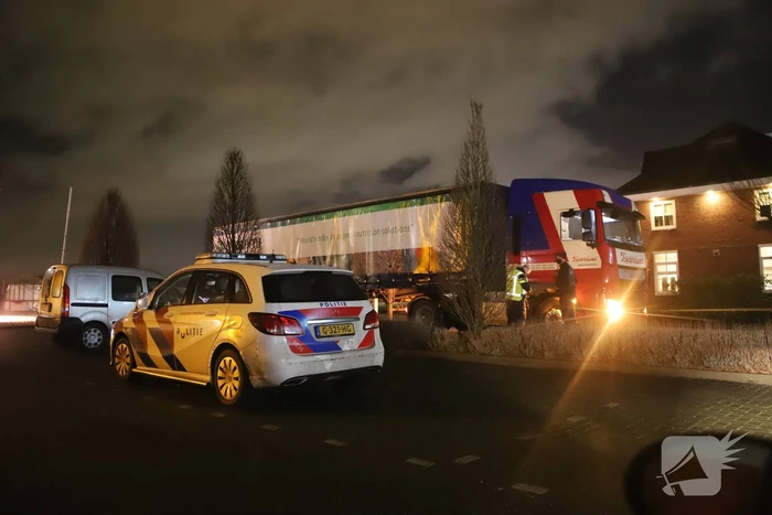 Frontale botsing tussen drie voertuigen