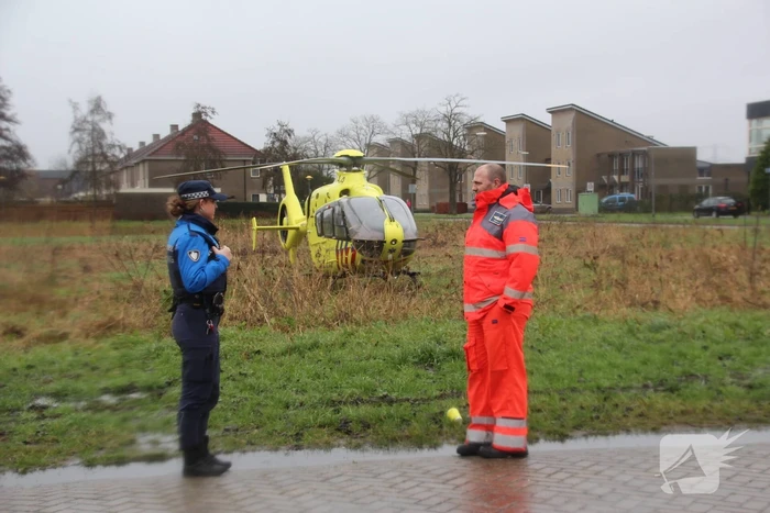 Traumahelikopter landt voor zwaargewond persoon na schietincident