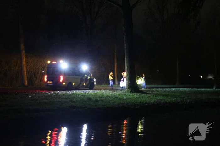 Auto geëindigd in het water