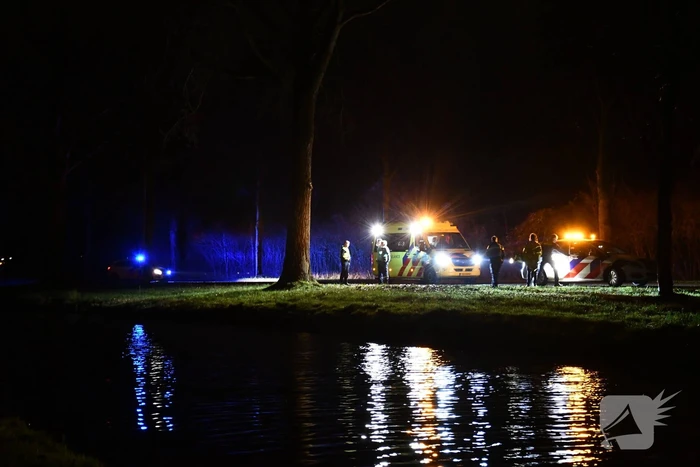 Auto geëindigd in het water