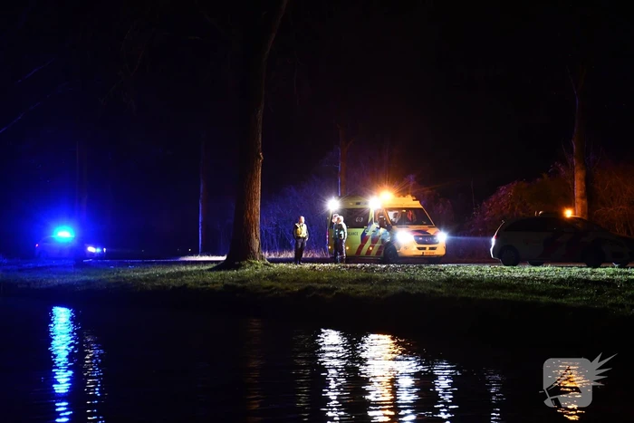 Auto geëindigd in het water