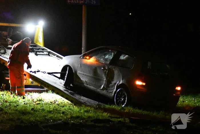 Auto geëindigd in het water