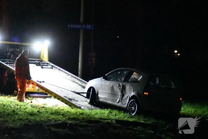 Auto geëindigd in het water