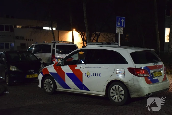 Grote politie inzet voor mogelijk steekincident