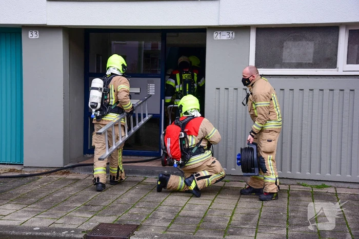 Meerdere flatwoningen ontruimd door brand