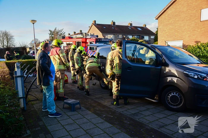 Ongeval tussen personenauto en personenbus