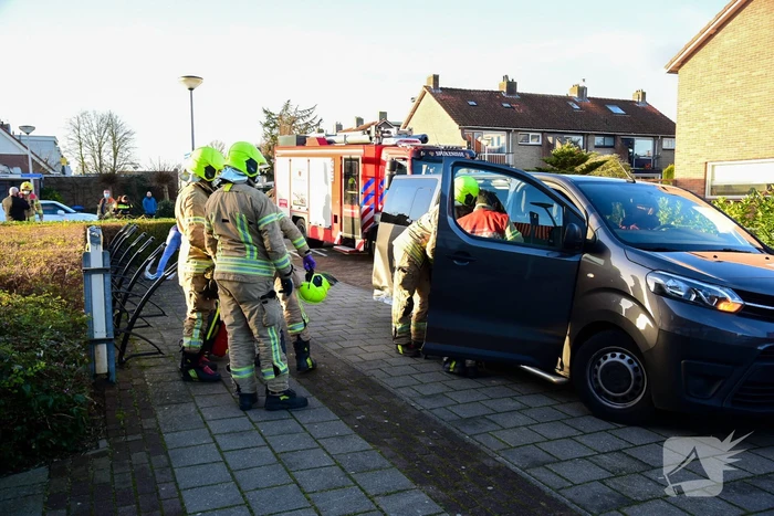 Ongeval tussen personenauto en personenbus