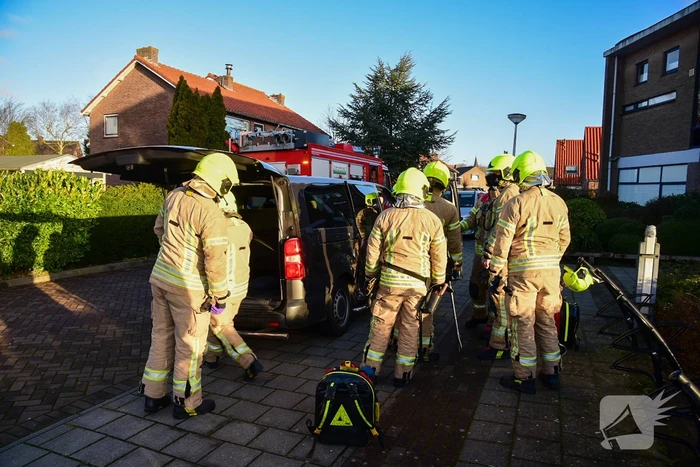 Ongeval tussen personenauto en personenbus