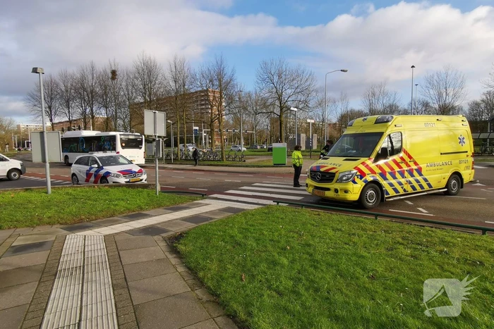Fietsster aangereden door lijnbus bij Ziekenhuis Gelderse Vallei