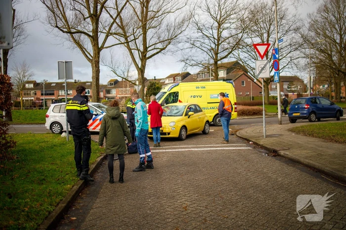 Fietsster geschept door auto