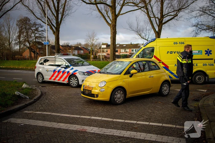 Fietsster geschept door auto