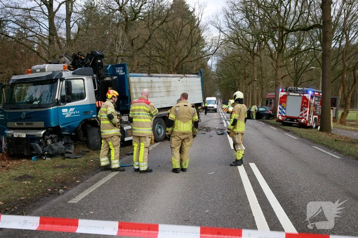 Ernstig ongeval tussen vrachtwagen en personenauto