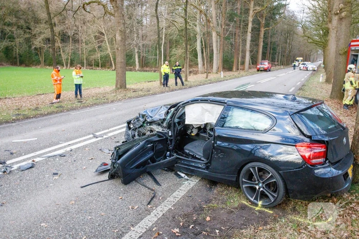 Ernstig ongeval tussen vrachtwagen en personenauto