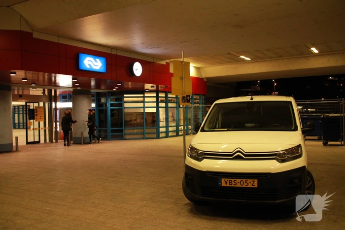 Inzet hulpdiensten na vergeten tas op station
