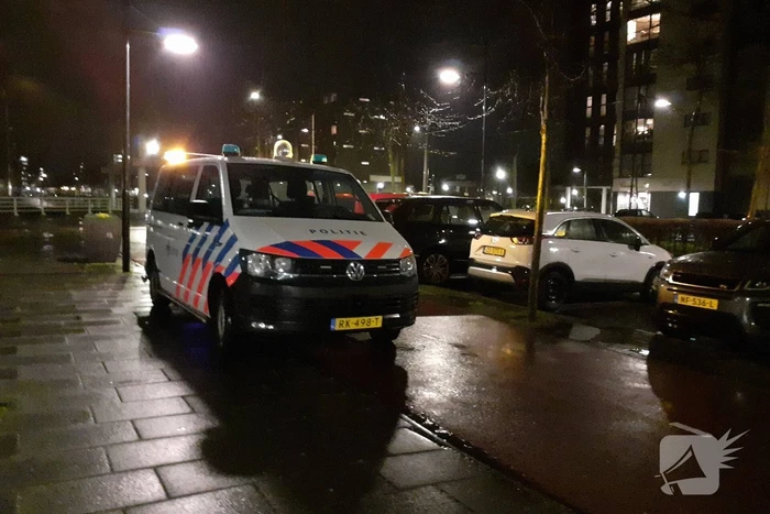 Brandweer doet onderzoek naar gaslucht in flat