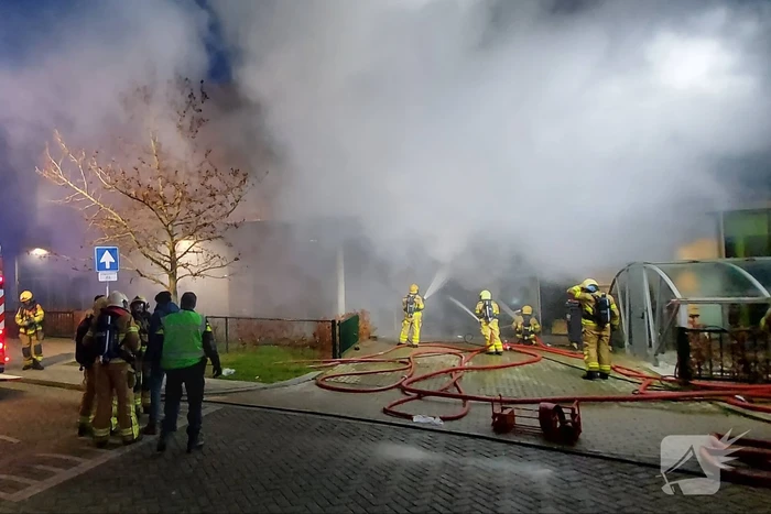 Grote brand in Zone College