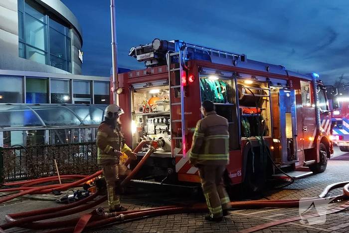 Grote brand in Zone College