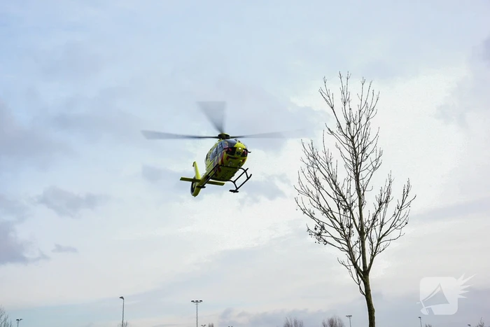 Traumahelikopter landt voor incident in woning