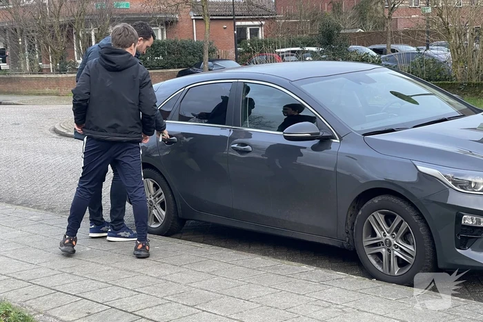 Papiercontainer in brand gestoken