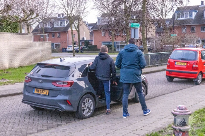 Papiercontainer in brand gestoken