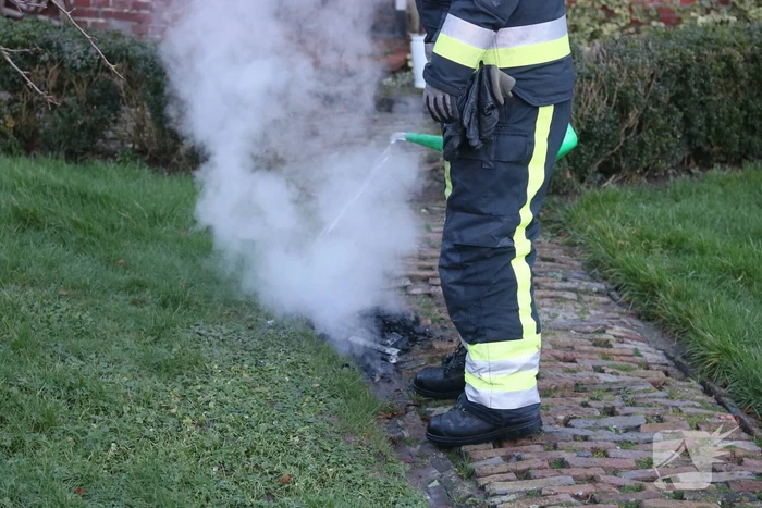 Brandweer doet onderzoek naar schoorsteen