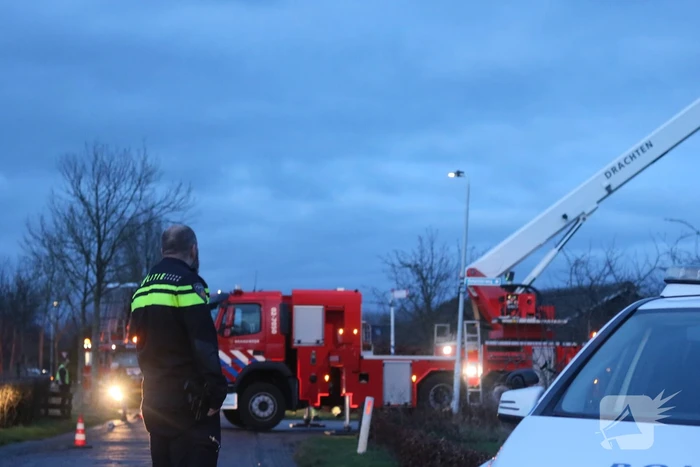 Brandweer doet onderzoek naar schoorsteen