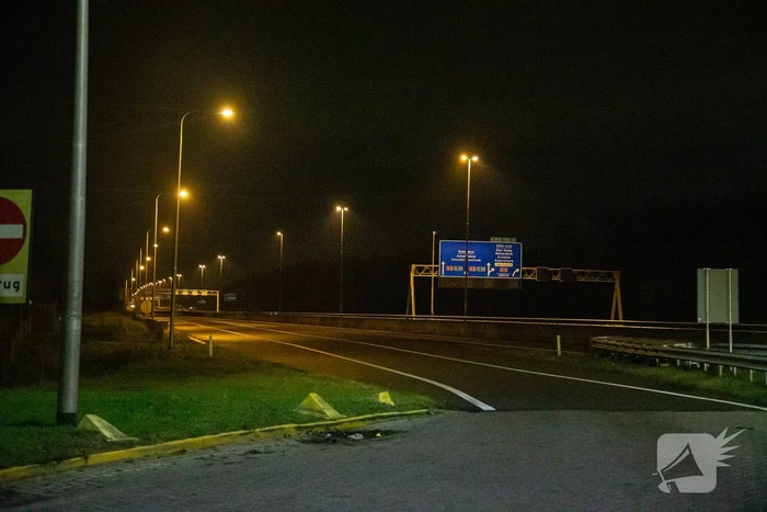 Snelwegen en tankstations uitgestorven door avondklok