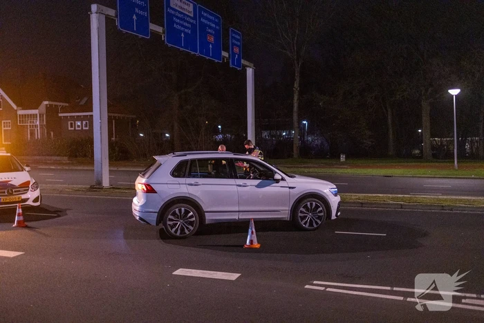 Avondklok van kracht: stille straten en politie voert controles uit