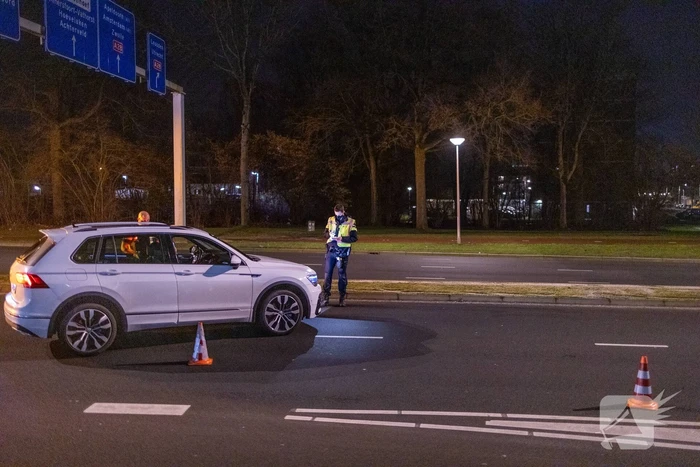 Avondklok van kracht: stille straten en politie voert controles uit
