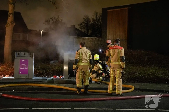 Brand in meerdere papiercontainers