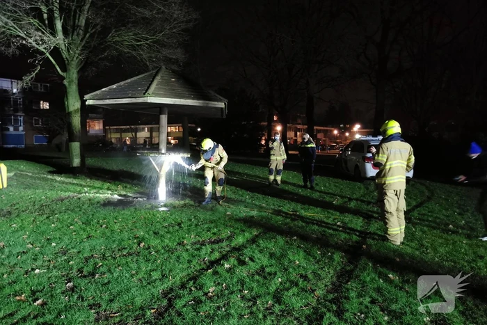 Houten tafel in brand