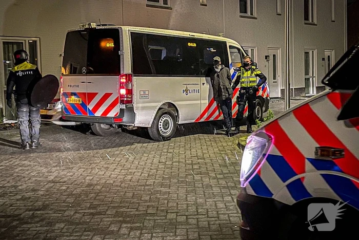 Politie heeft handen vol aan ongeregeldheden