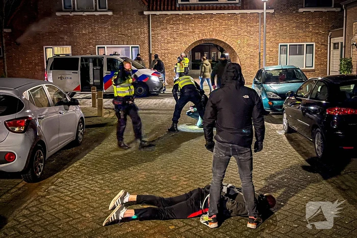 Politie heeft handen vol aan ongeregeldheden