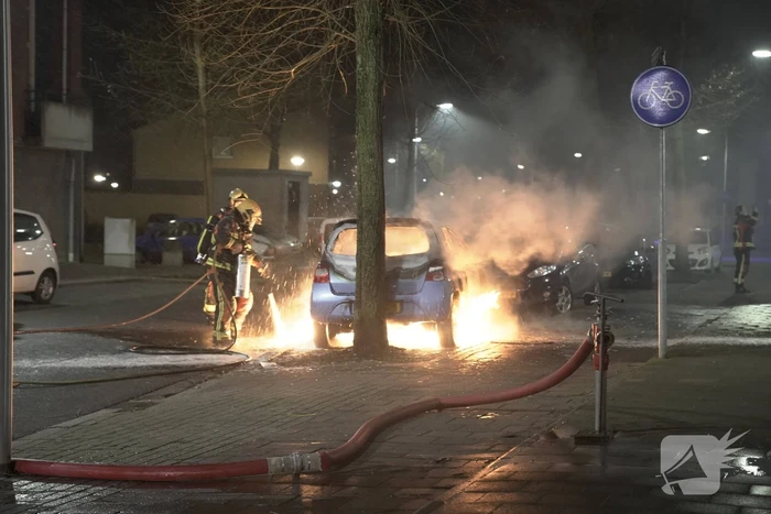 Auto volledig uitgebrand