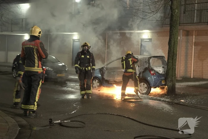 Auto volledig uitgebrand