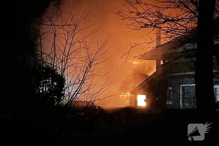 Grote brand in loods Van den Elsen Houtbouw