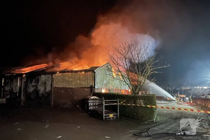Grote brand in loods Van den Elsen Houtbouw