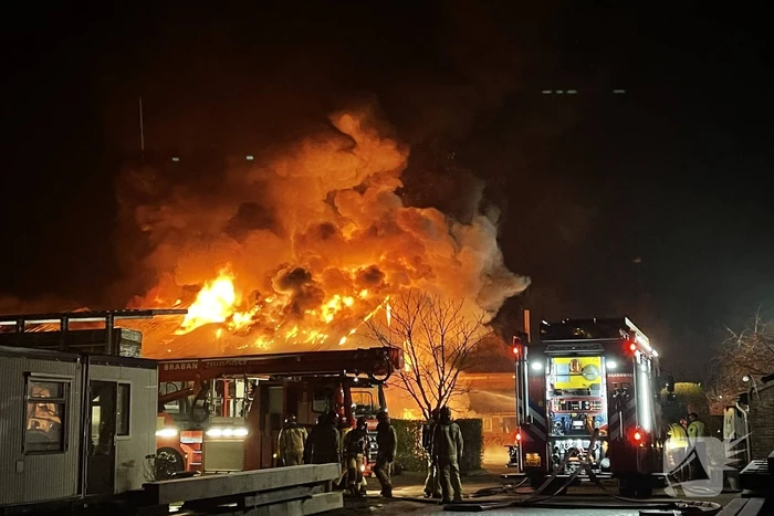 Grote brand in loods Van den Elsen Houtbouw
