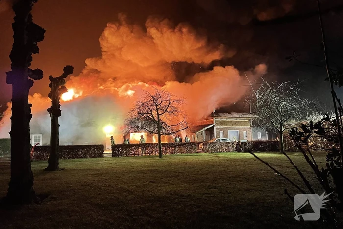 Grote brand in loods Van den Elsen Houtbouw