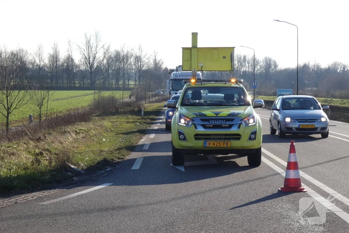 Meerdere voertuigen botsen op toerit