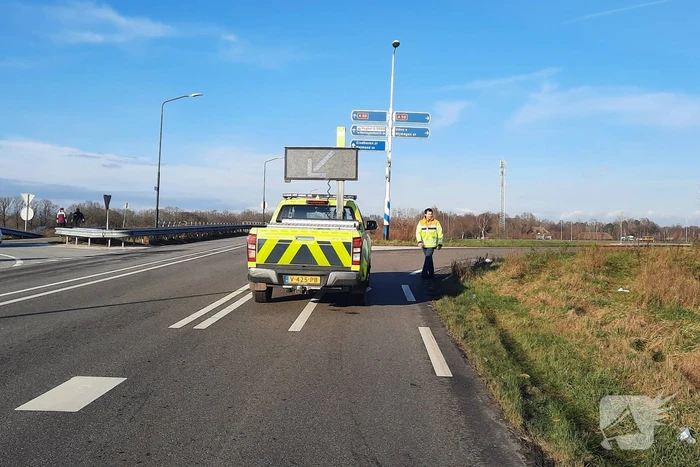 Meerdere voertuigen botsen op toerit