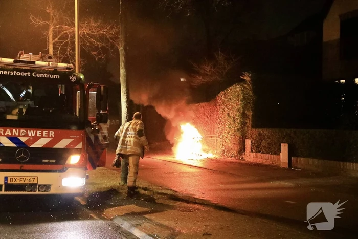 Bezorgscooter De Beren gaat in vlammen op