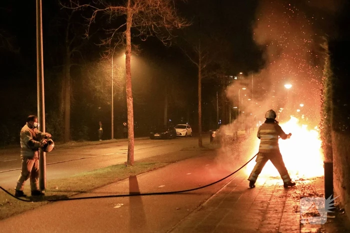 Bezorgscooter De Beren gaat in vlammen op
