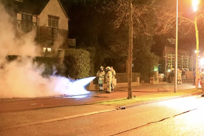 Bezorgscooter De Beren gaat in vlammen op