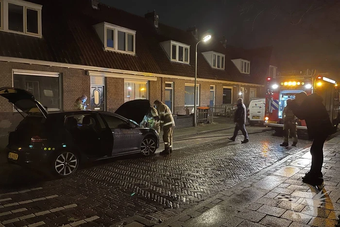 Auto vat vlam in Soesterkwartier