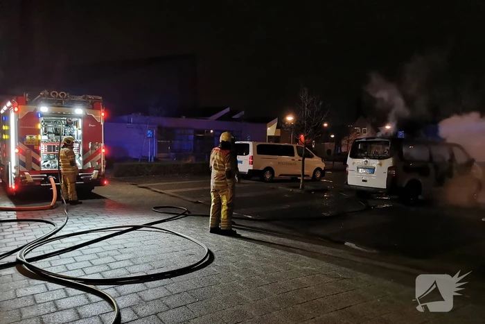 Taxi van Bolderman helemaal uitgebrand