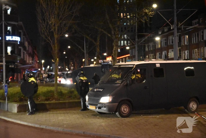 Veel ME op straat na ernstige rellen