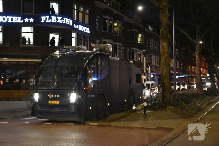 Veel ME op straat na ernstige rellen