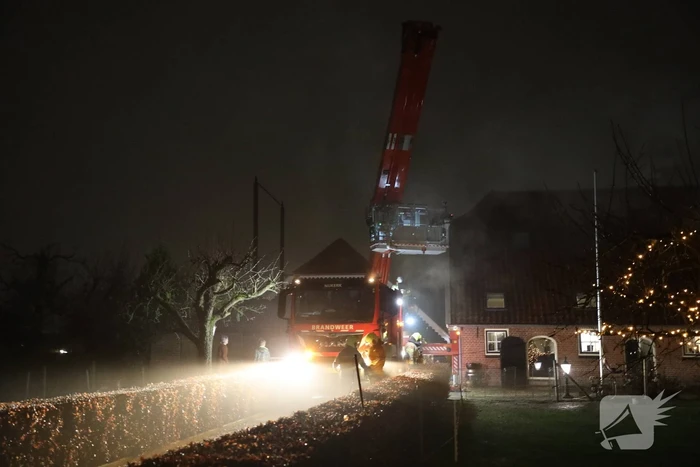 Veel rook door schoorsteenbrand