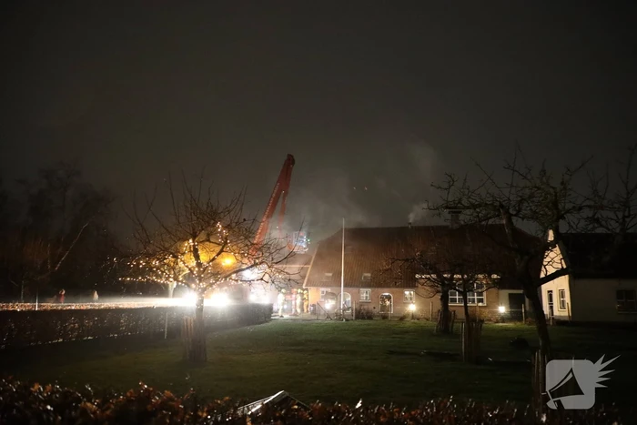 Veel rook door schoorsteenbrand
